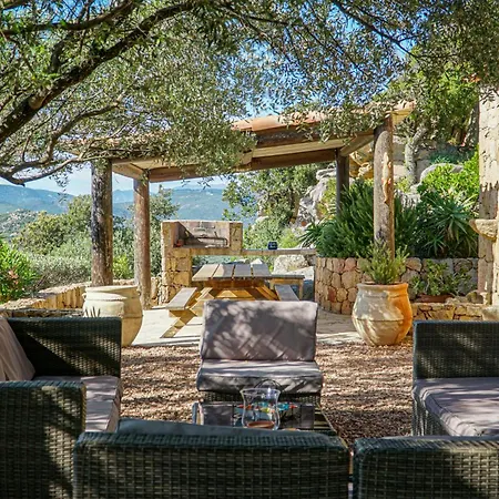 Bergerie De Zivia - Tizzano 萨尔泰纳